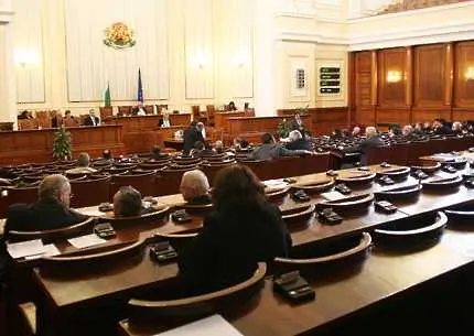  Екшън в парламента, Атака и ДПС здраво се ругаха