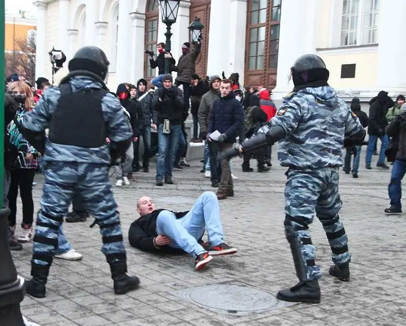 Милицията арестува 808 тийнейджъри в Москва и Подмосковието