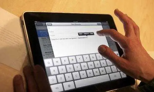 ГЕРБ обзаведе министри и депутати с iPad