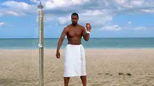 Героят на Old Spice отново омайва дамите