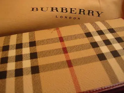 Burberry отчете 40% ръст на печалбата