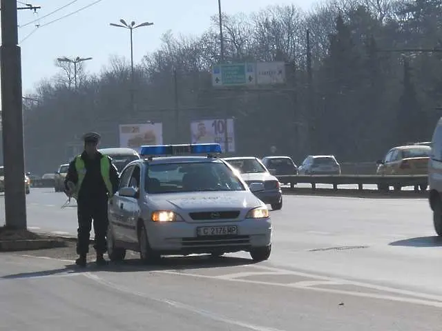 Повече полиция ще пази пътищата по празниците