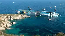 С гигантски балони ще вадят Costa Concordia