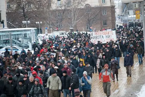 АСТА - чудовищна машина за следене?