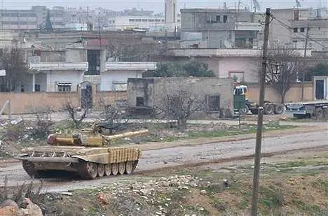 Военните настъпват в сирийския град Хомс