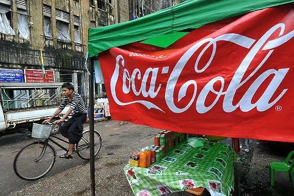 Coca Cola се върна в Бирма след 60 години