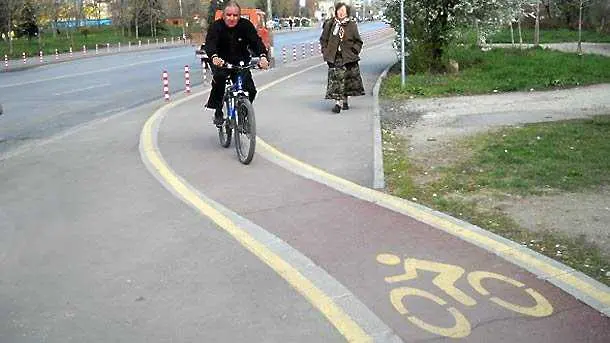 Отпускат 2 млн. лв. за тротоари и велоалеи в столицата