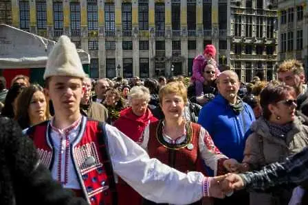 Кристалина Георгиева поведе най-голямото българско хоро в сърцето на Брюксел