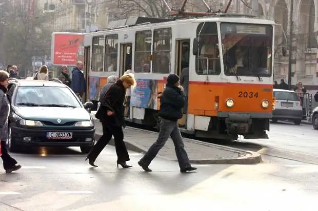 Общественият транспорт в София - с удължено работно време