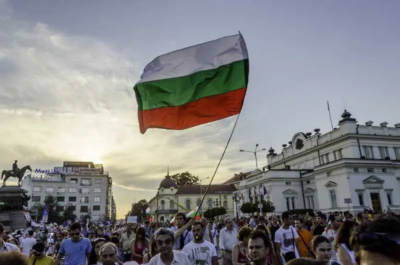 Ден 6 на протеста в София в снимки