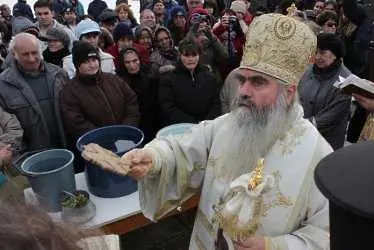 Тялото на Варненско-Преславския митрополит Кирил открито на плаж край Варна