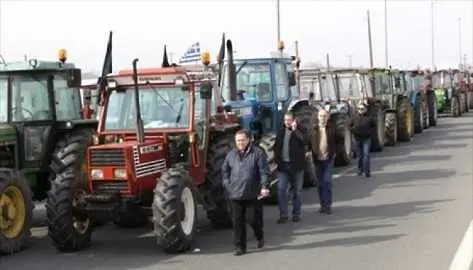 Животновъди блокираха Карловско шосе, идват към София