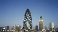 Емблематичният небостъргач Gherkin ще бъде продаден