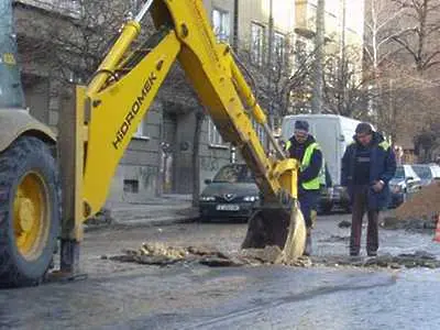 Авария остави без топла вода десет столични квартала