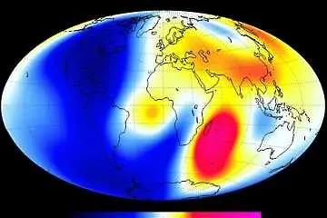 Магнитното поле на Земята стремително отслабва