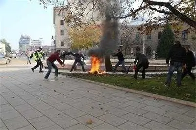 Ясна е самоличността на жената, която се запали пред Президентството