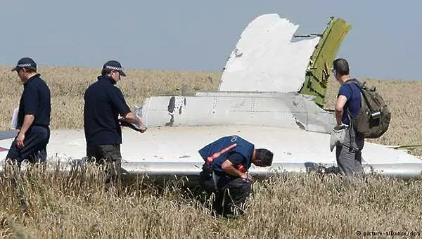 Холандия иска международен трибунал за сваления в Донбас самолет