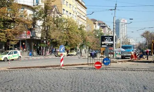 Затварят за движение кръговото на Руски паметник