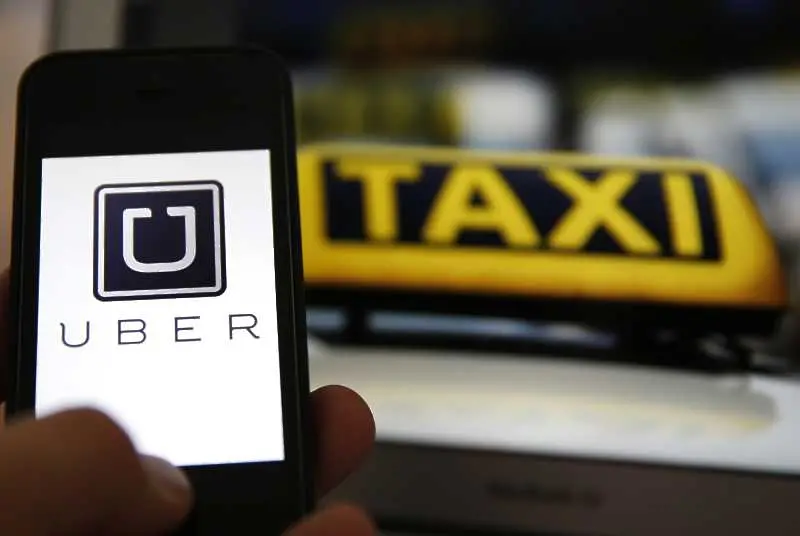 Uber реагира на забраната на ВАС