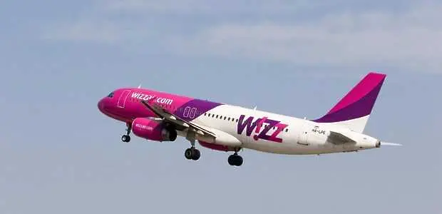 Пътник атакува пилотската кабина на самолет на Wizz Air