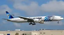 Намериха отломки от самолета на EgyptAir, издирват черната кутия