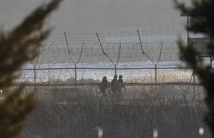 Северна Корея задържа руска състезателна яхта в международни води