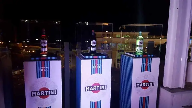 Новите дрехи на Martini