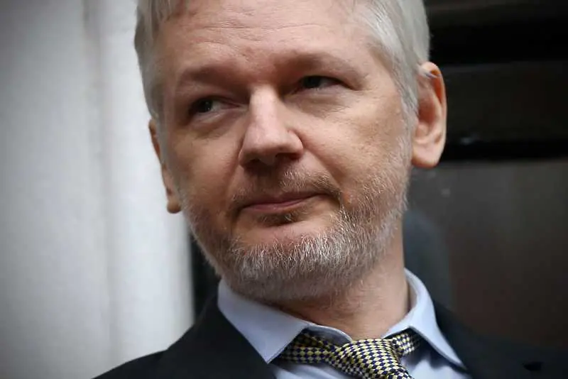 WikiLeaks съобщи, че има хиляди документи за Фийон и Льо Пен