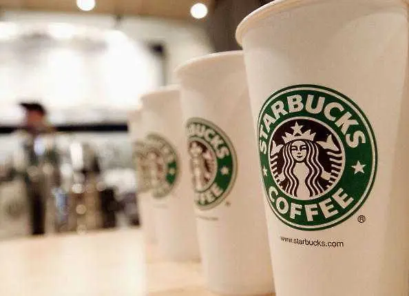 Когато Starbucks обяви, че ще назначава бежанци... 