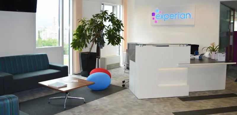 Платени летни стажове в Experian