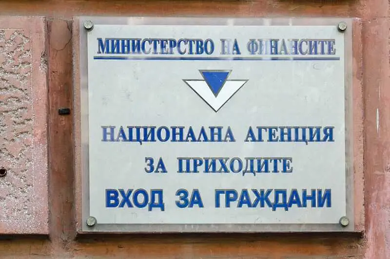 НАП проверява отдаването и наемането на автомобили с т. нар. „SHA-регистрация“