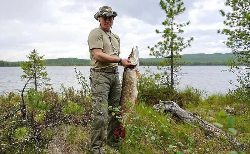 Путин ще си помисли дали да се кандидатира пак за президент