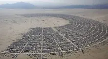 Гигантско кълбо беше атракцията на тазгодишния фестивал Burning man