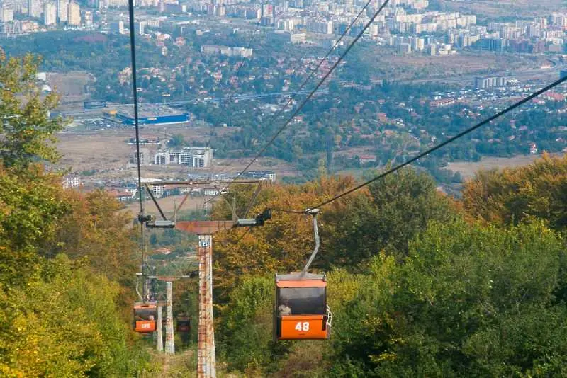 Времето: Днес - студено, утре се затопля 