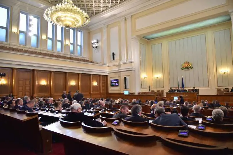 Парламентът прие на първо четене бюджета за 2019 г. Вижте основните акценти