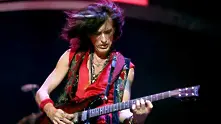 Китаристът на Aerosmith Джо Пери влезе в болница