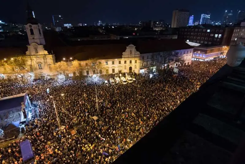 Хиляди почетоха паметта на журналиста Ян Куциак и неговата годеница