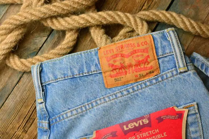 Levi Strauss надхвърли очакванията при завръщането си на борсата