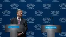 Порошенко дебатира на празен подиум, опонентът му не се яви