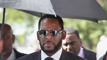 Арестуваха певеца R Kelly по обвинения в сексуални посегателства