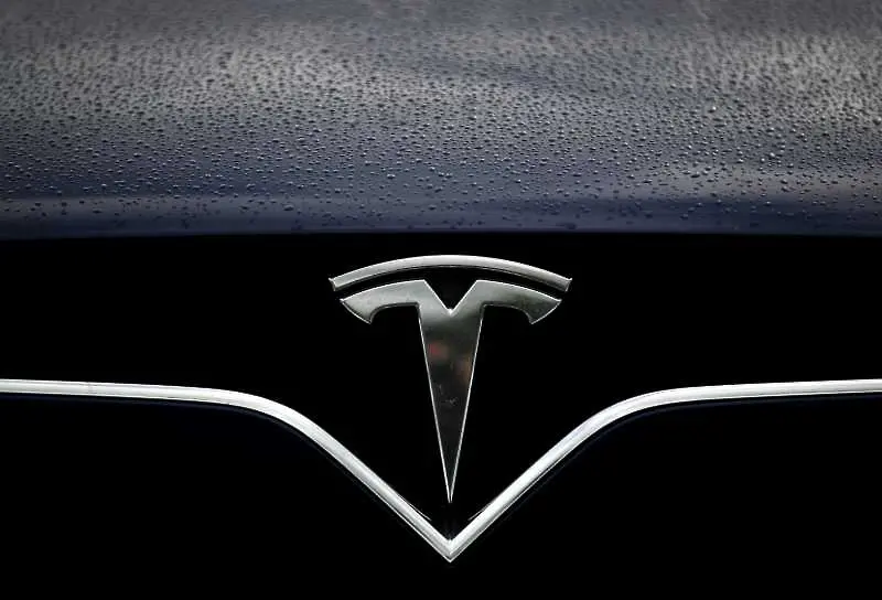 Tesla достави първите си автомобили с надпис “Made in China”