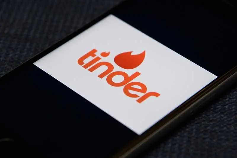 Tinder въвежда паник бутон за спешна помощ 