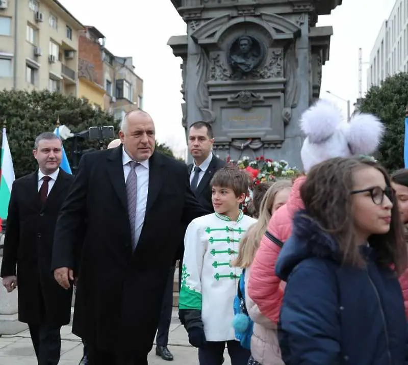 Политическият елит отдаде почит на Апостола на свободата