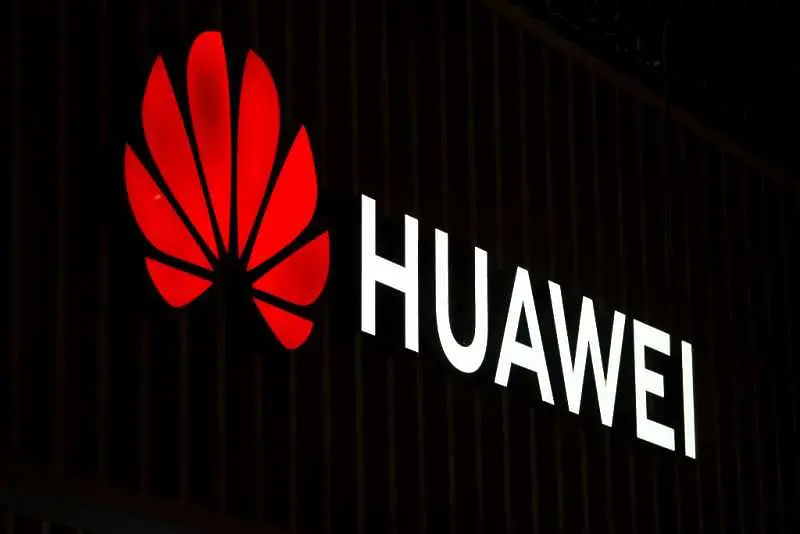 Франция няма да забрани на Huawei да участва в изграждането на 5G мрежите в страната