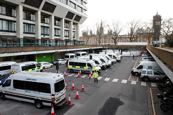 Цунами от тежко болни връхлита лондонските болници