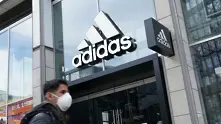 Adidas отчете 93-процентов спад на печалбата