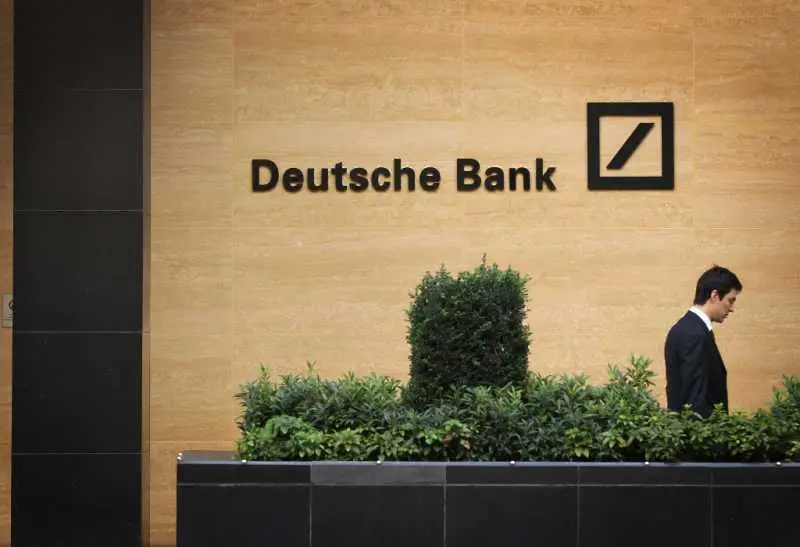 Deutsche Bank призова висшите си мениджъри да се откажат от заплащането си за последния месец 