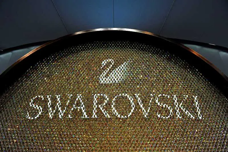 Swarovski закрива 600 работни места