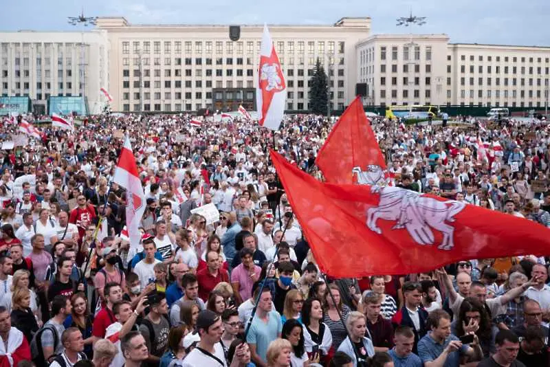 Защо бунтът в Беларус е различен от бунта в Украйна?