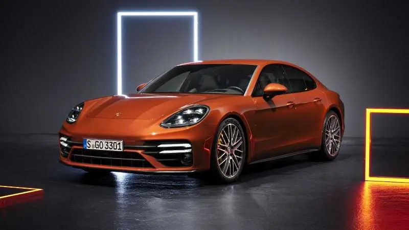 Новото Porsche Panamera вече има версия Turbo S